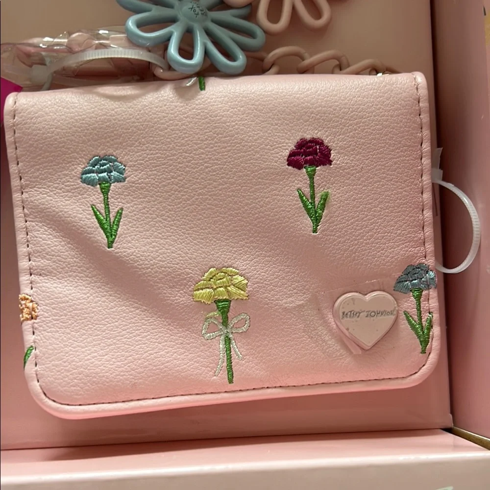 Betsey Johnson 3pc Gift Set - Picture 3 of 12